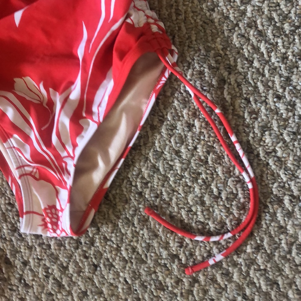 Kona Sol Hibiscus 🌺 print swimsuit - Picture 5 of 10